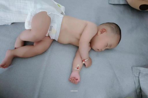 霸州三个月宝宝抬头不稳